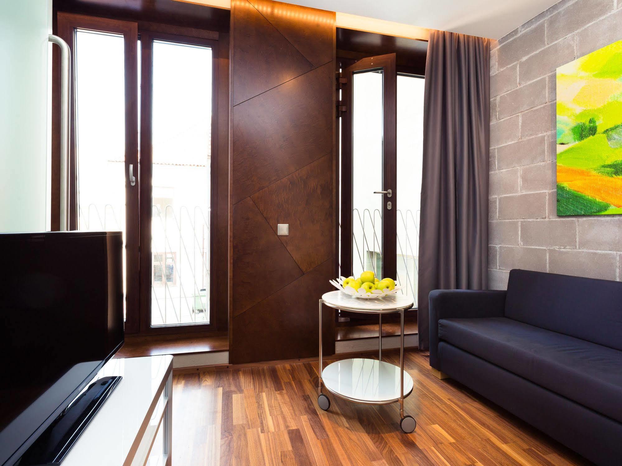 Konrad Old Town Aparthotel Tartu Luaran gambar